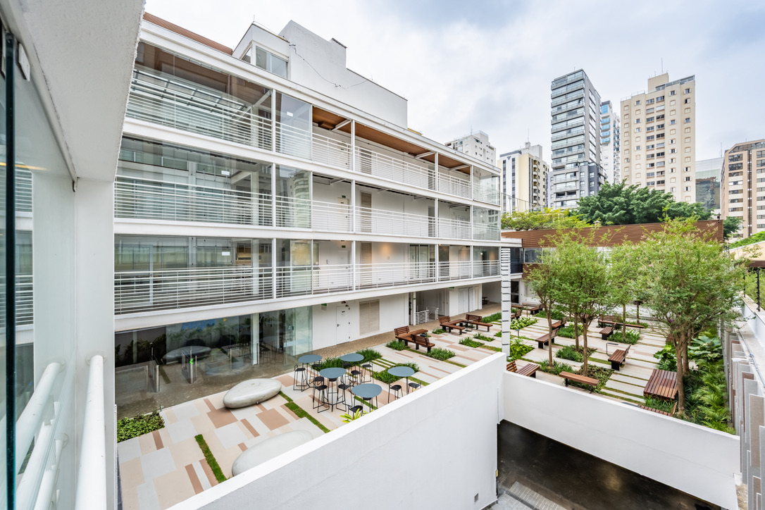 Sede Multinacional - Fachada Modernizada